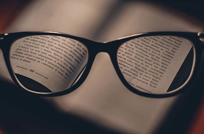 Szkła korekcyjne – czynnik estetyczny przy wyborze okularów