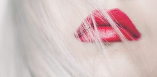 Jakie usta dla brunetek?