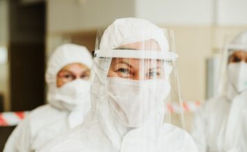 Czy przed maseczka nałożyć tonik?