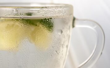 Czy soda oczyszczona rozjaśnia włosy?